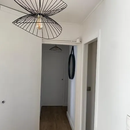 Situe En Centre Super Lumineux Дюнкерк